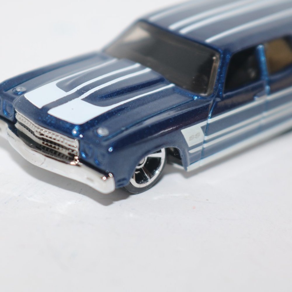 Hot Wheels Wagons 1970 Chevelle SS Wagon CUSTOM keychain